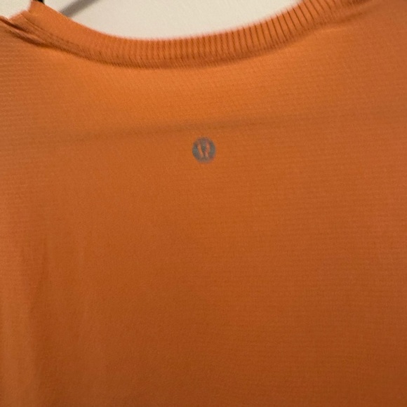 LULULEMON Men Small Metal Vent Tech Shirt Orange w blue - Picture 4 of 7